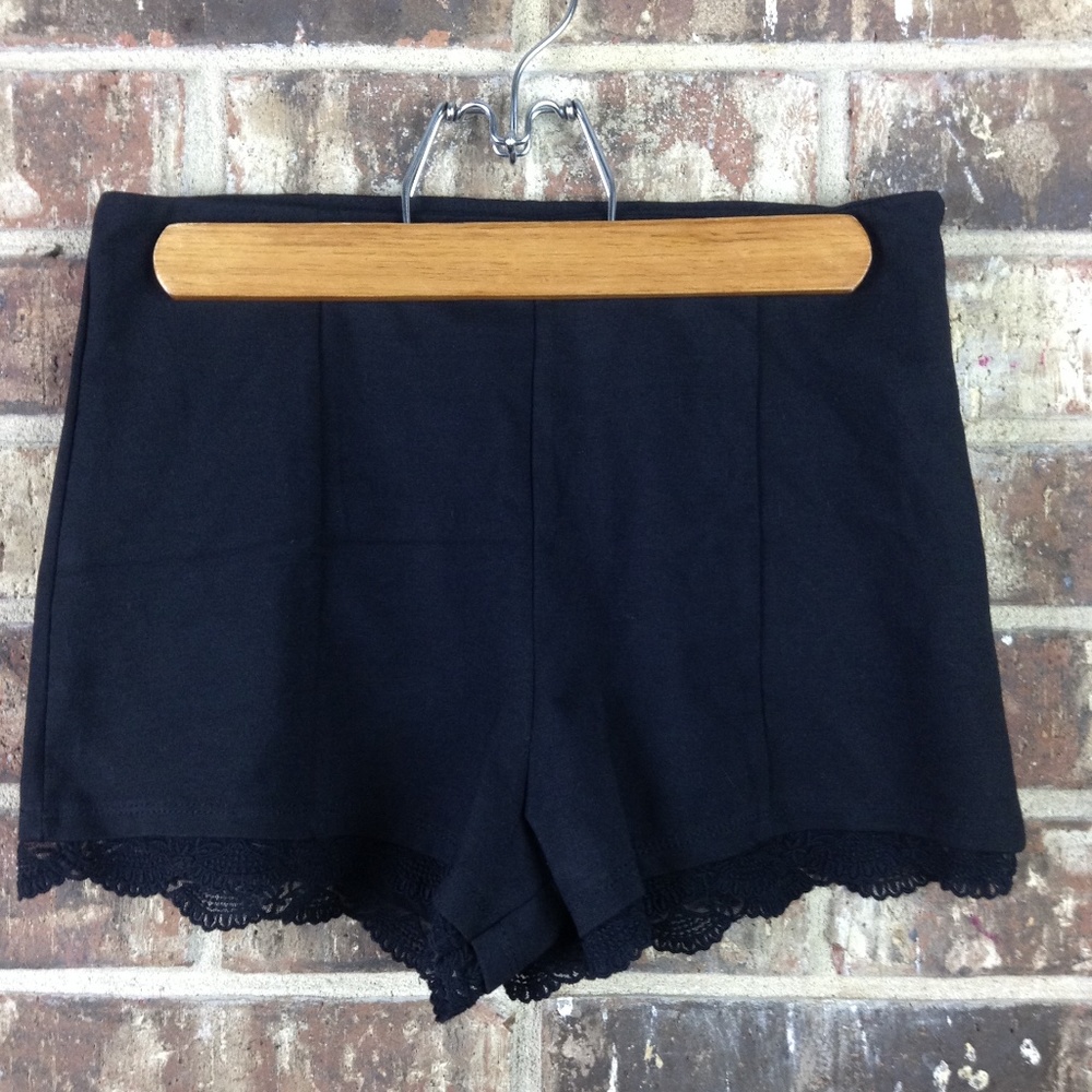 Bongo Black Lined Lace Trim Fitted Stretch Shorts